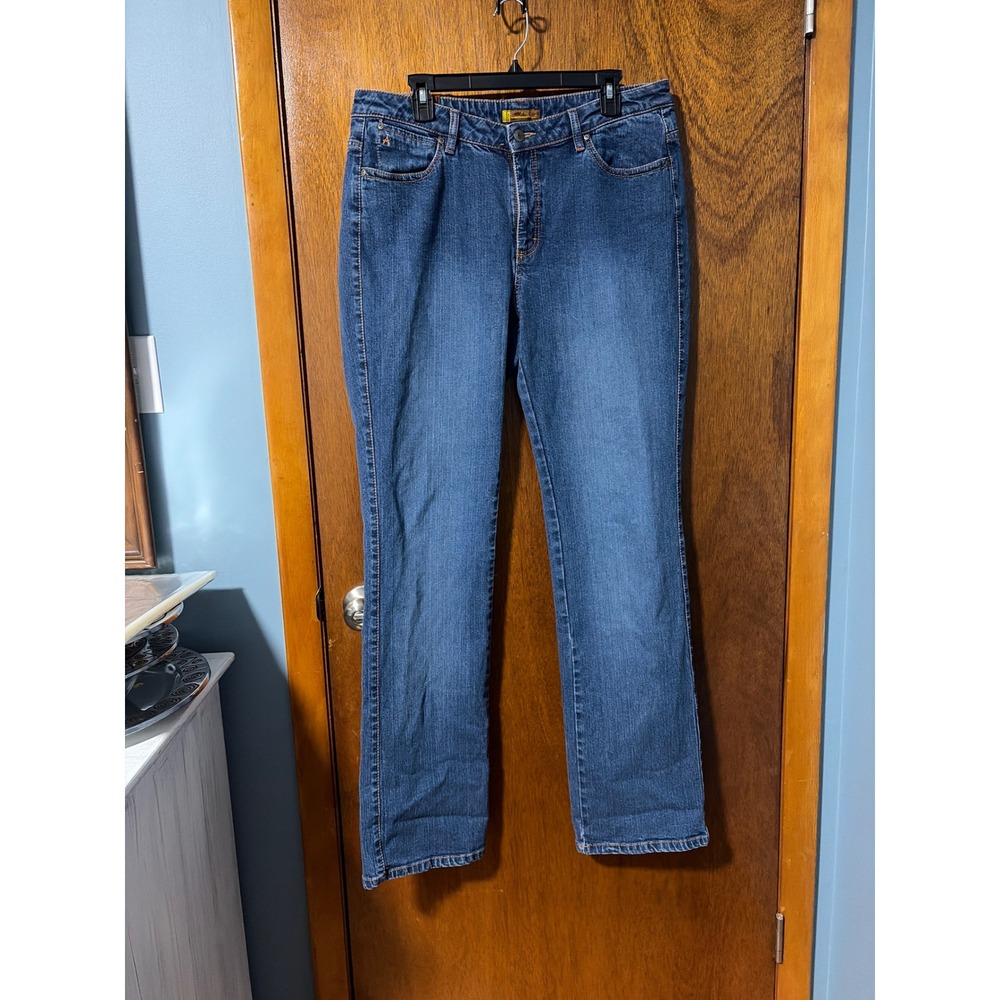 Aura from Women at Wrangler Regular Rise Straight Leg Jeans Med Wash 35x31 14R